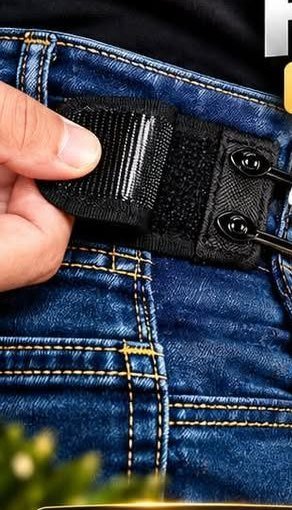 Ceinture FitBack clipsée sur un jean, crochets métal